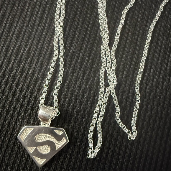 Other - Superman necklace 20"